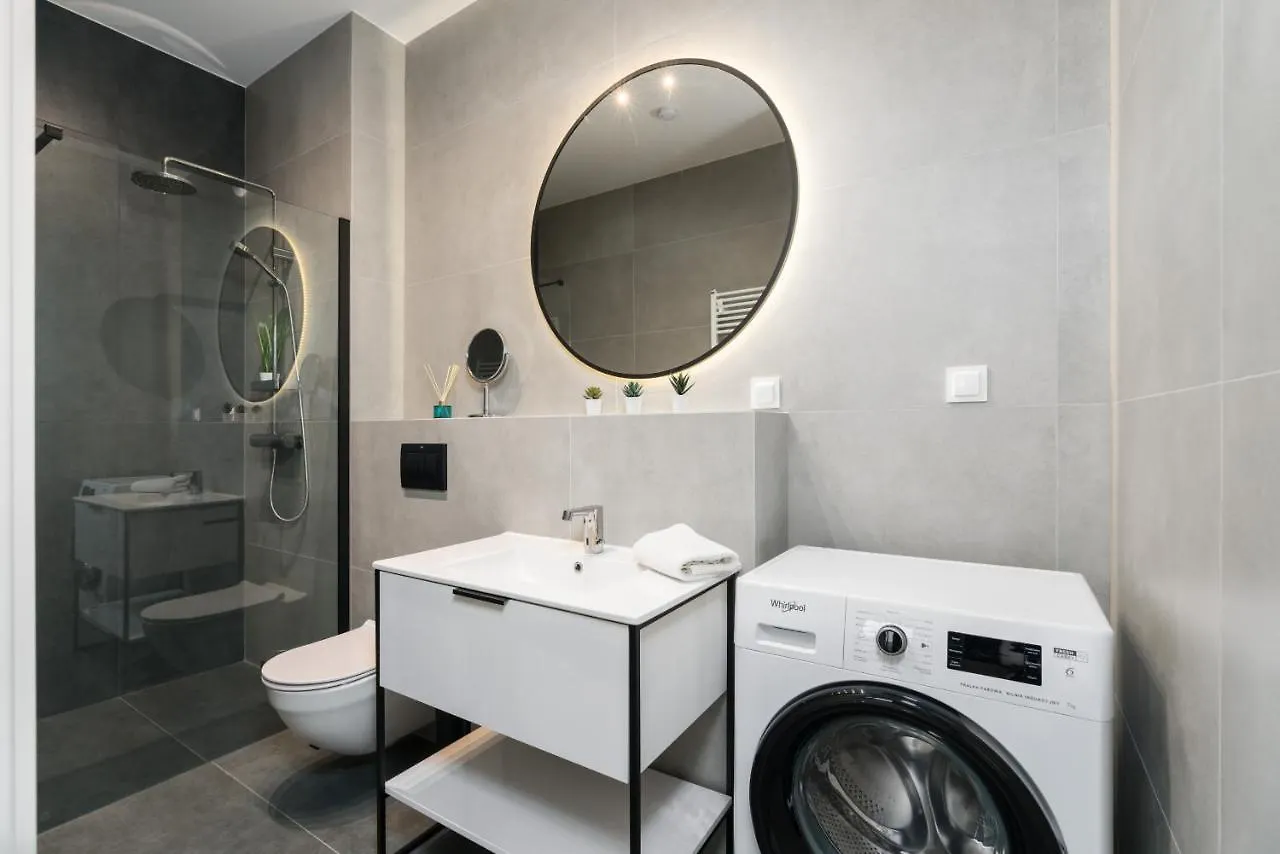 Widokowy Apartament Wojciechowskiego Parking I Loggia By Renters Prestige Poznan Polonya