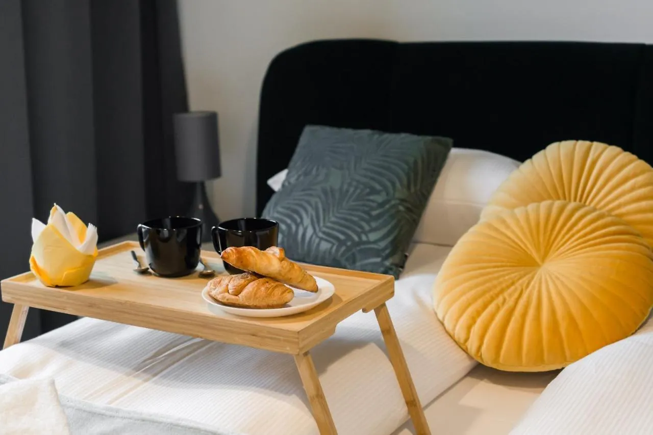Widokowy Apartament Wojciechowskiego Parking I Loggia By Renters Prestige Poznan